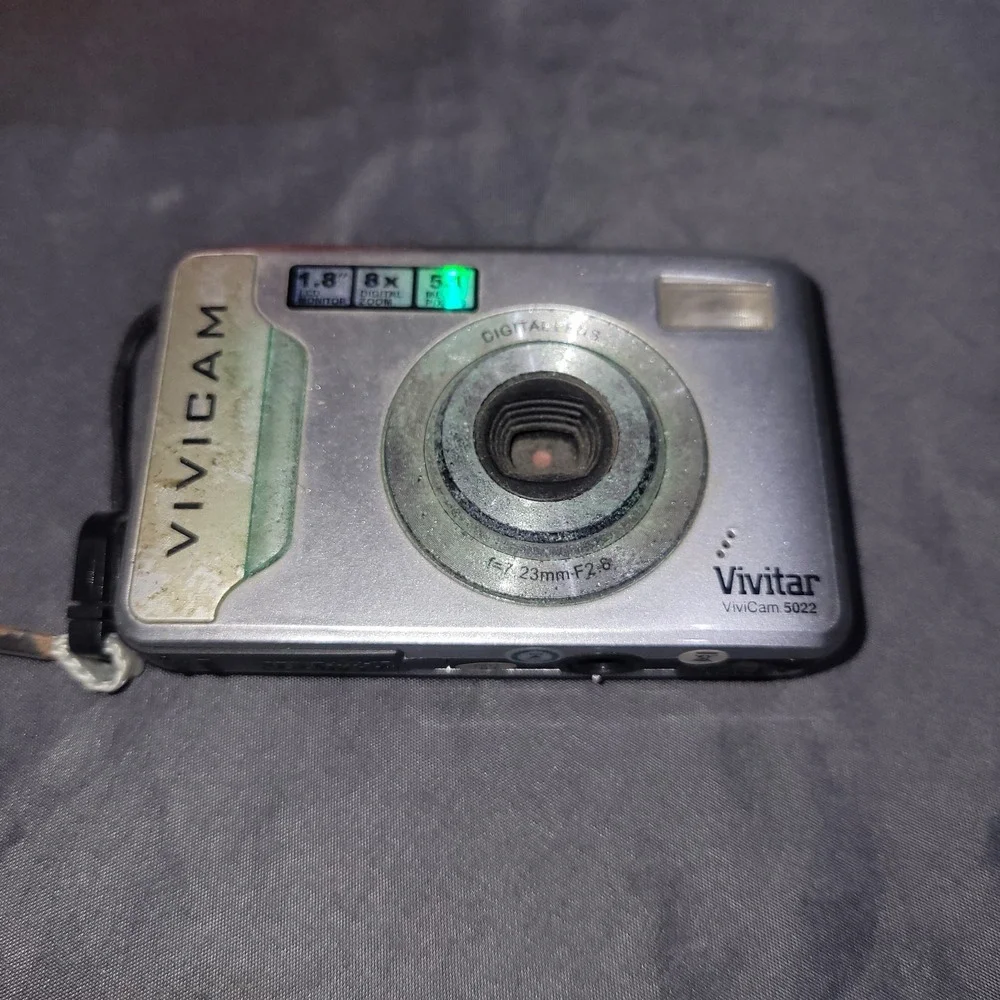 Vivitar ViviCam 5022 Digital Camera 5.1 MP 1.8 Inch LCD Screen AS IS PARTS ONLY